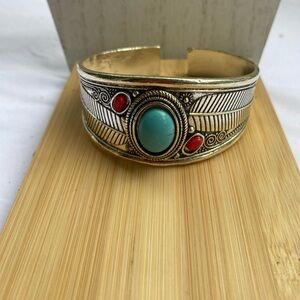 Elegant Gold and Turquoise Beaded Bracelet